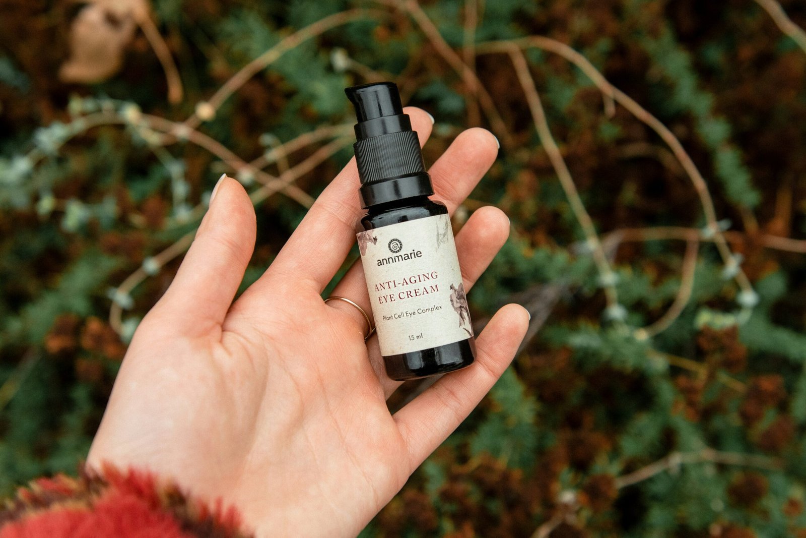 The Vital Role of Hydration in Anti-Aging: Unlocking the Secrets to Youthful Skin